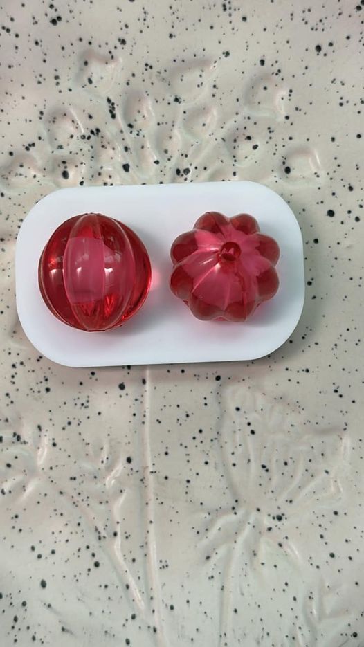 20mm Pumpkin Acrylic Fuchsia Bead